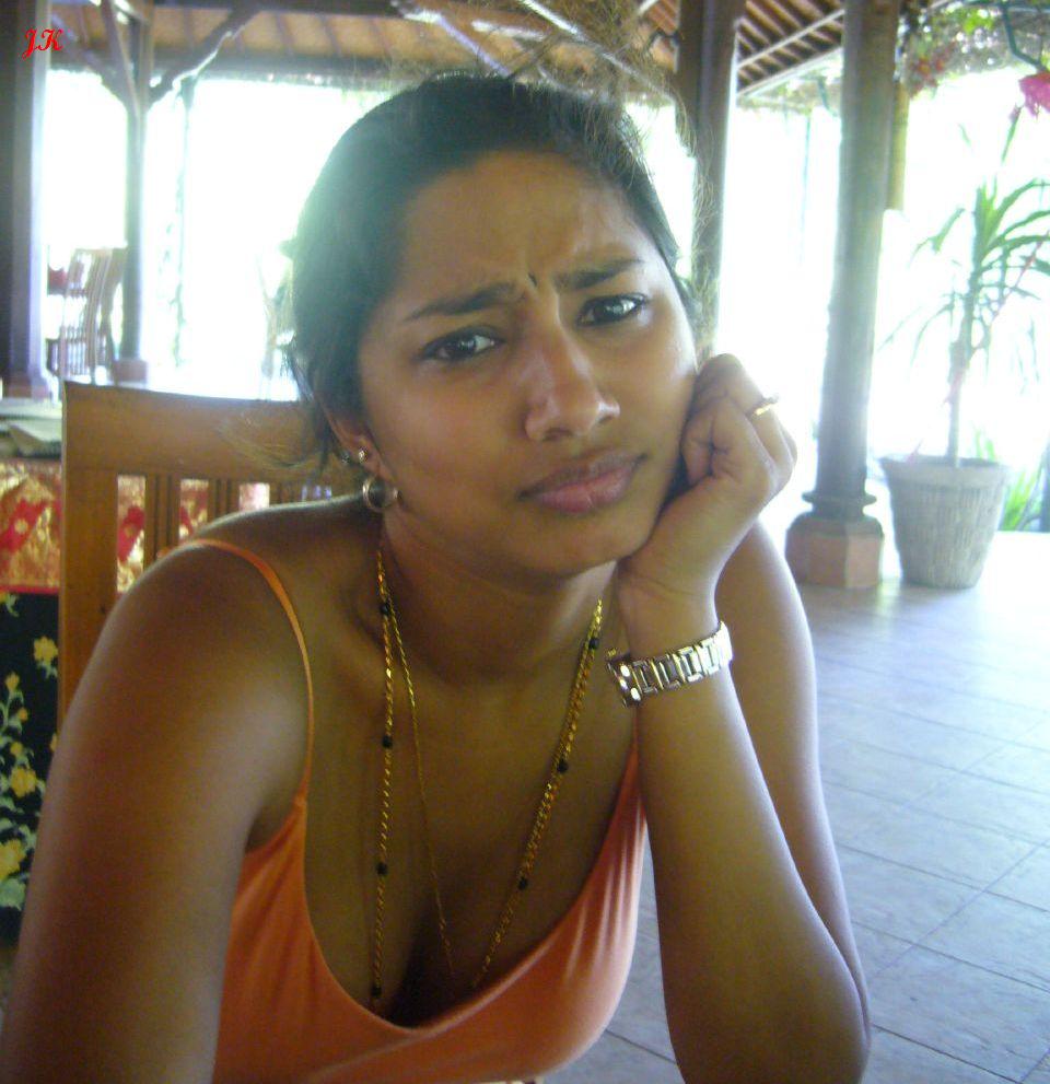 indian gf nip slip at hotel