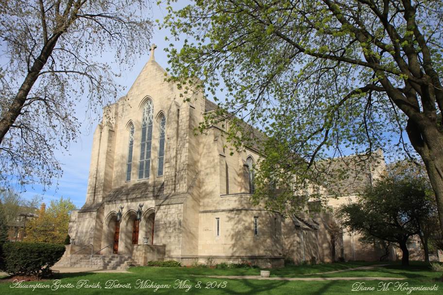 Te Deum laudamus! Photo Assumption Grotto Church from another angle