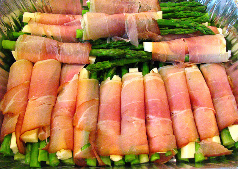 Hey, Mom! What's For Dinner? Prosciutto/Mozzarella Asparagus Wraps