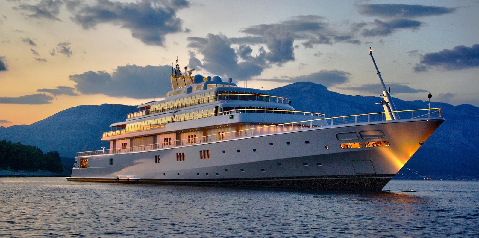 top 10 luxury yachts in world