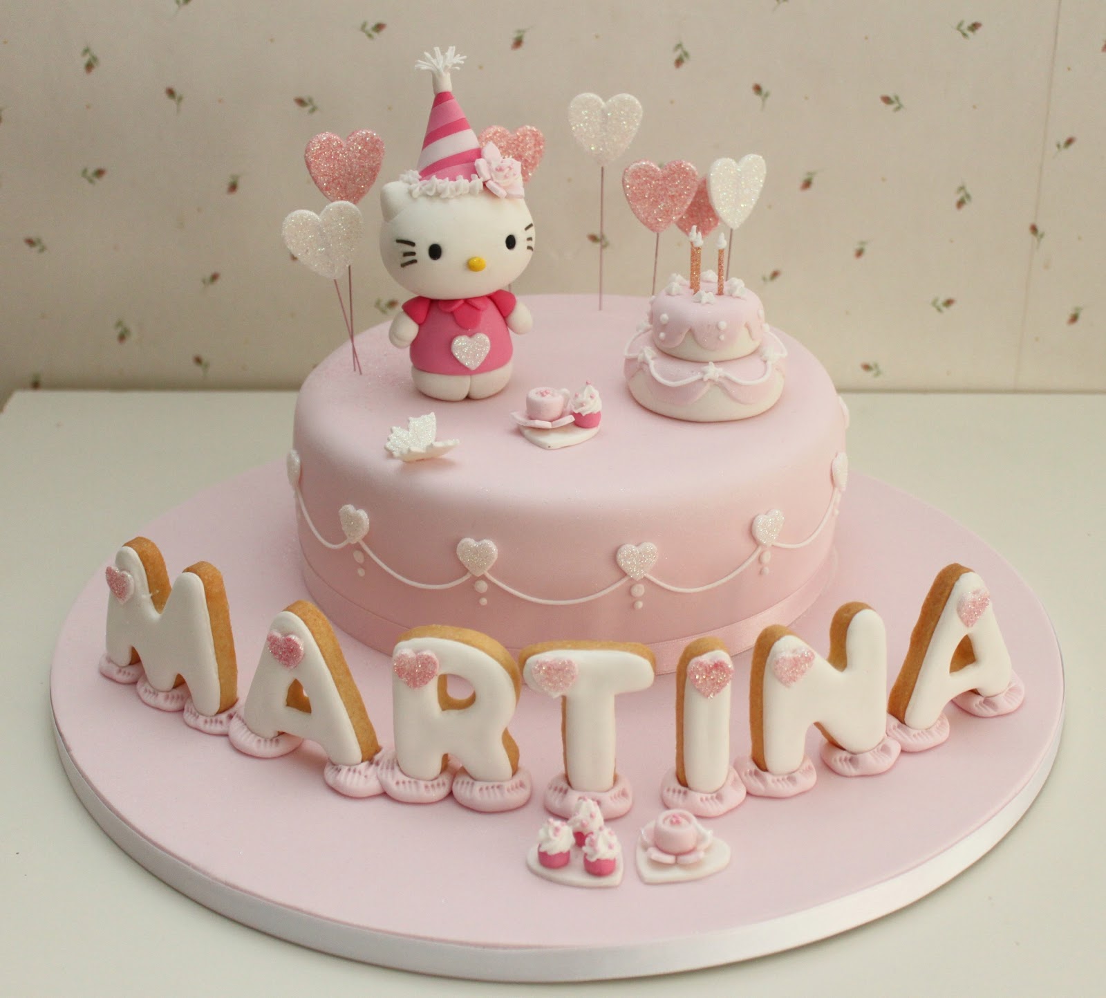 Atelier Sucrème Pastel Hello Kitty cumpleaños