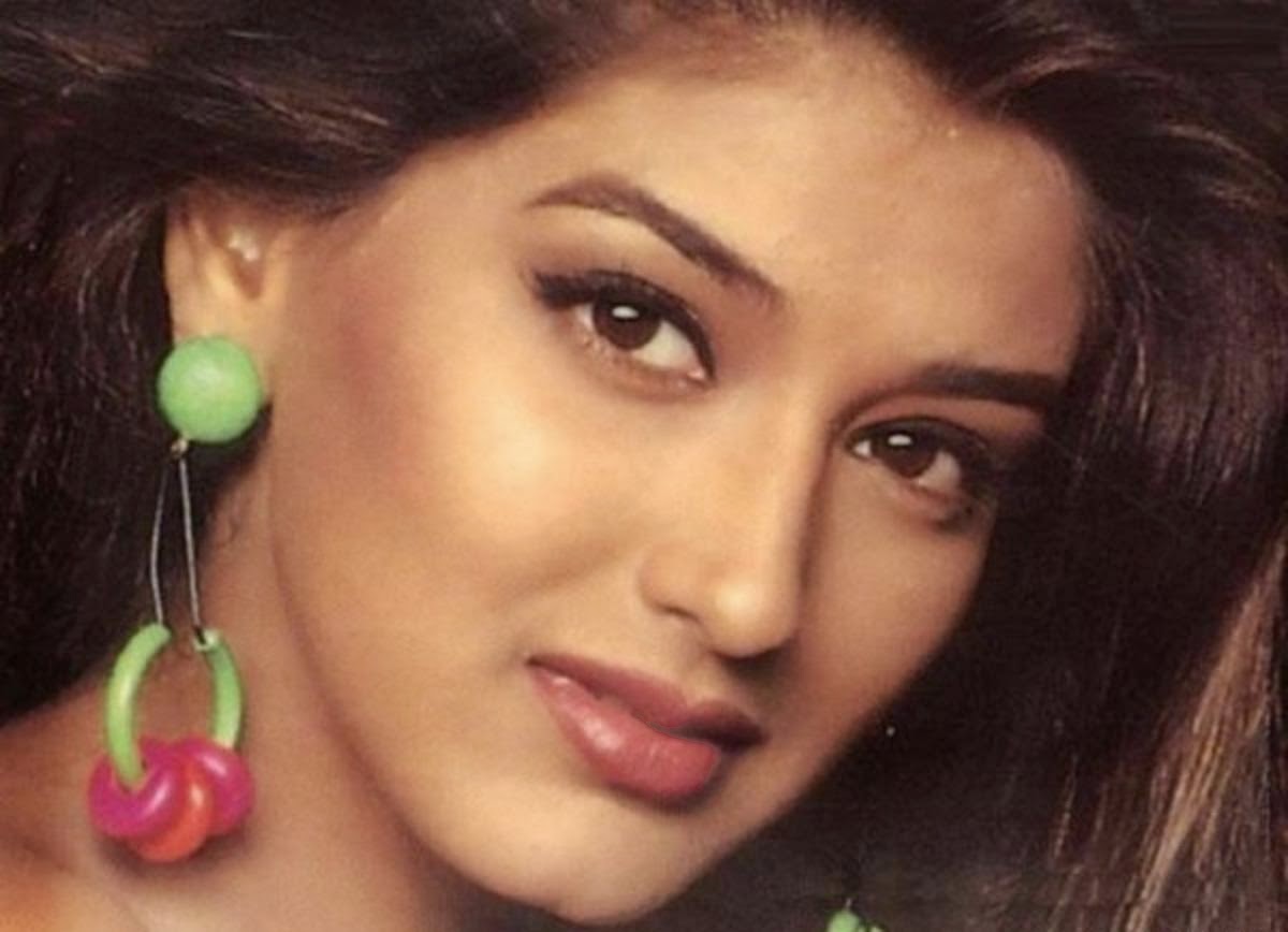 STAR CELEBRITY WALLPAPERS: Sonali Bendre HD Wallpapers
