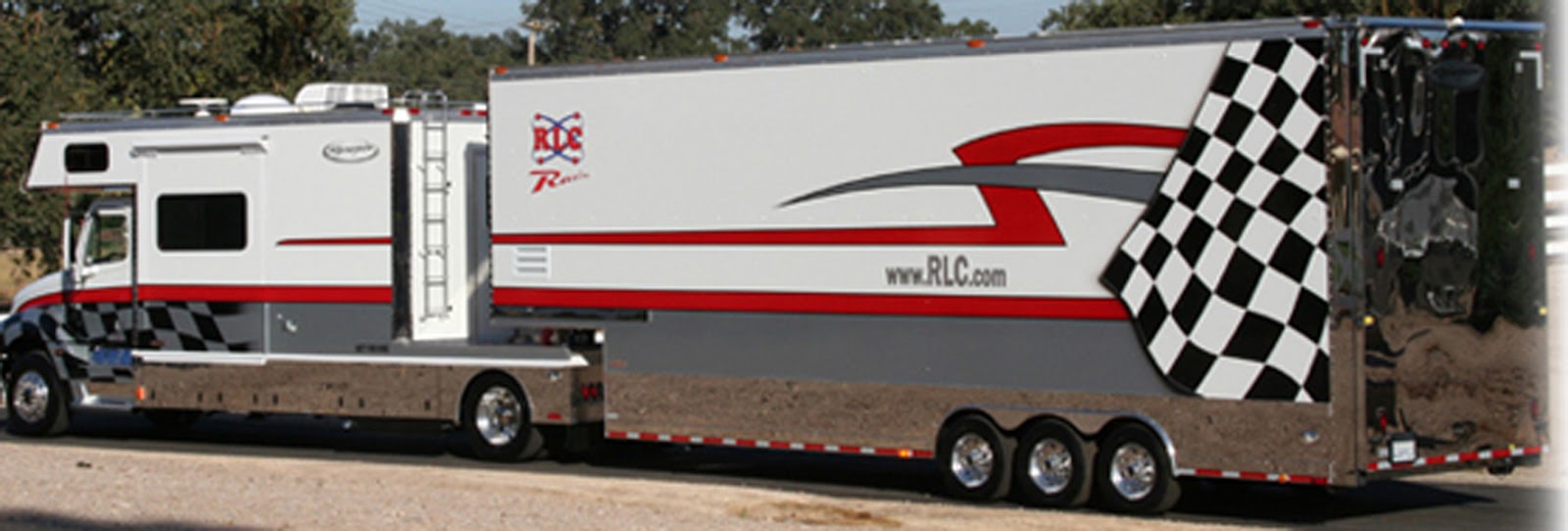 Ads in Trailer Graphics Smartest Method To Create Revenue of Custom