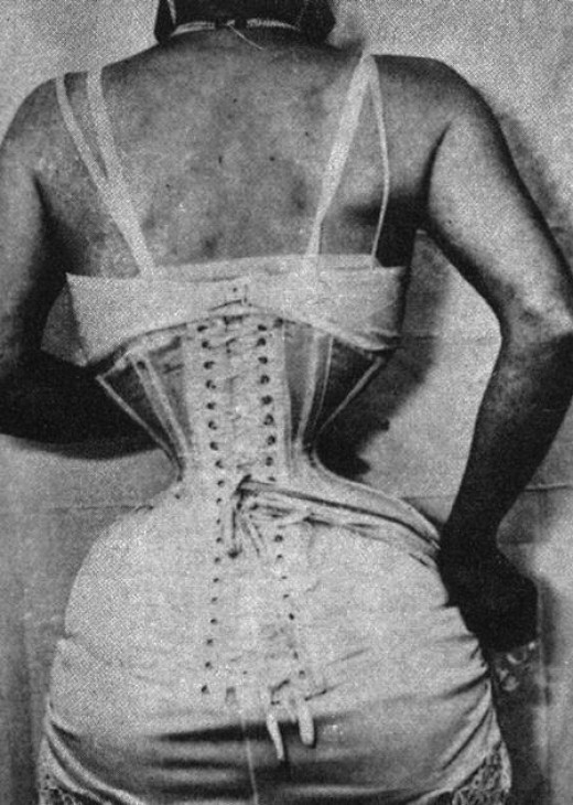 Сексаульная Тара в корсете