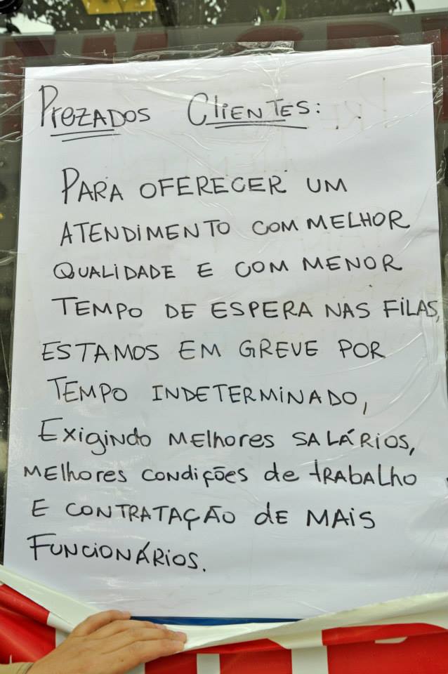 Aos clientes dos bancos