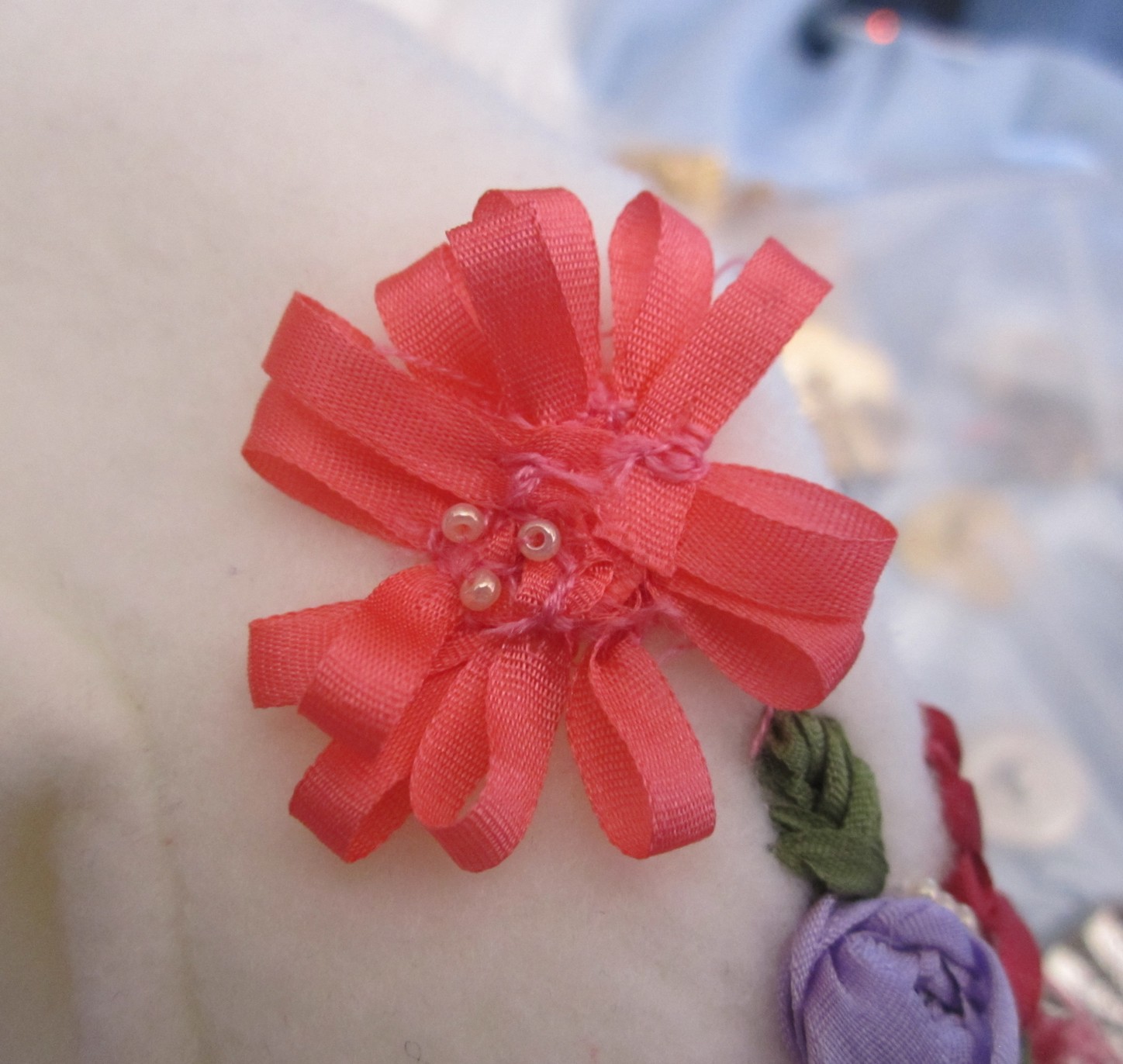 Ravings of a Mad Crafter Ribbon Daisy Tutorial (part 2 of the polar