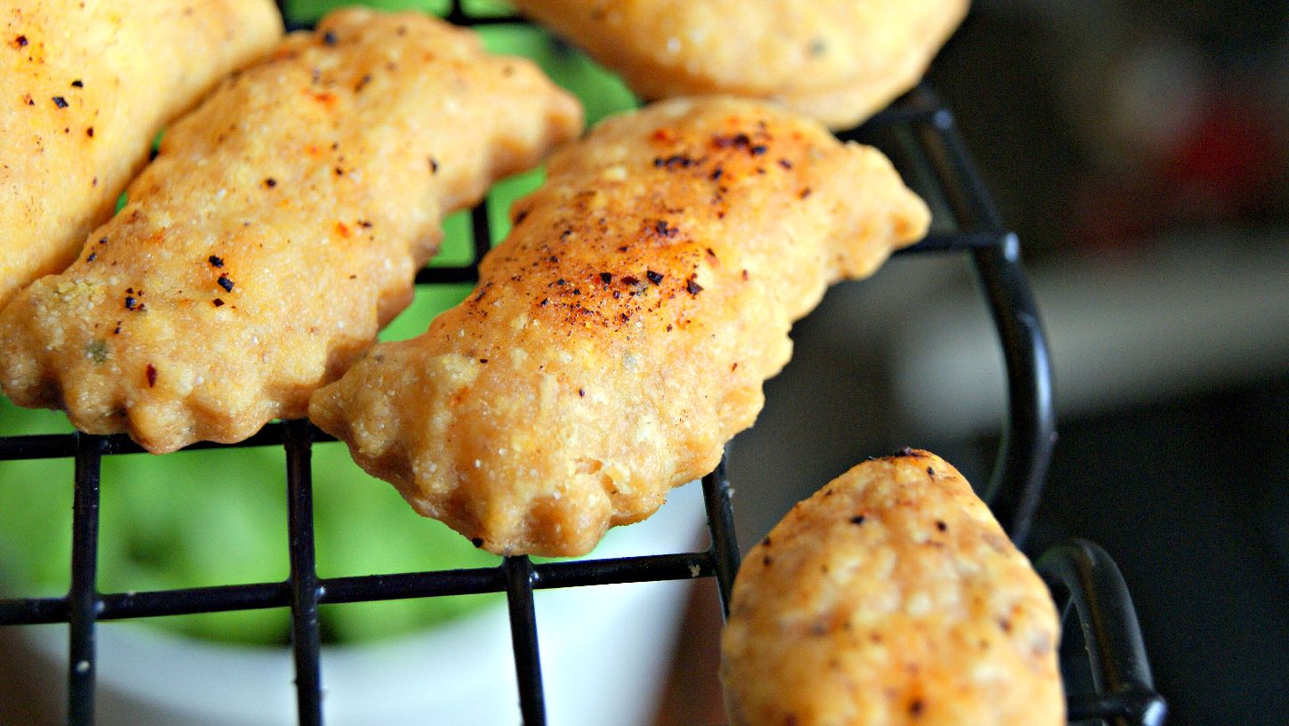 Mustard biscuits with ground pepper and piment d'espelette (or chili