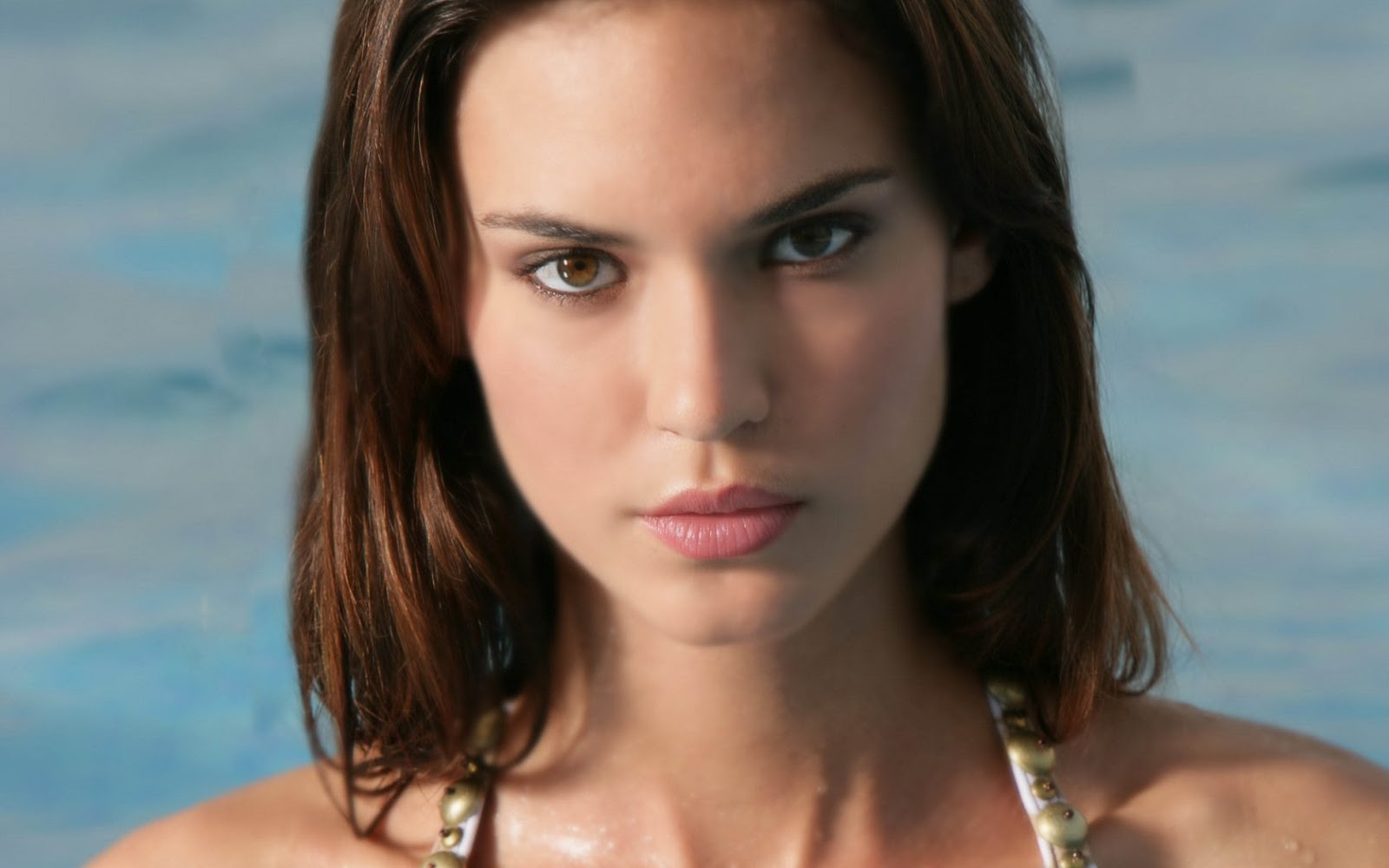 http://2.bp.blogspot.com/-NmwLZKiPl6U/UUlGgbZfuII/AAAAAAAAD2Q/sV15HUS5EMo/s1600/Odette-Yustman-Widescreen-Wallpaper-odette-yustman-7139653-1680-1050.jpg