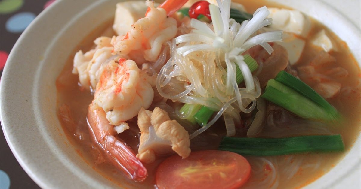 GoodyFoodies I cooked Spicy kimchi soup with prawns, tofu and glass noodles