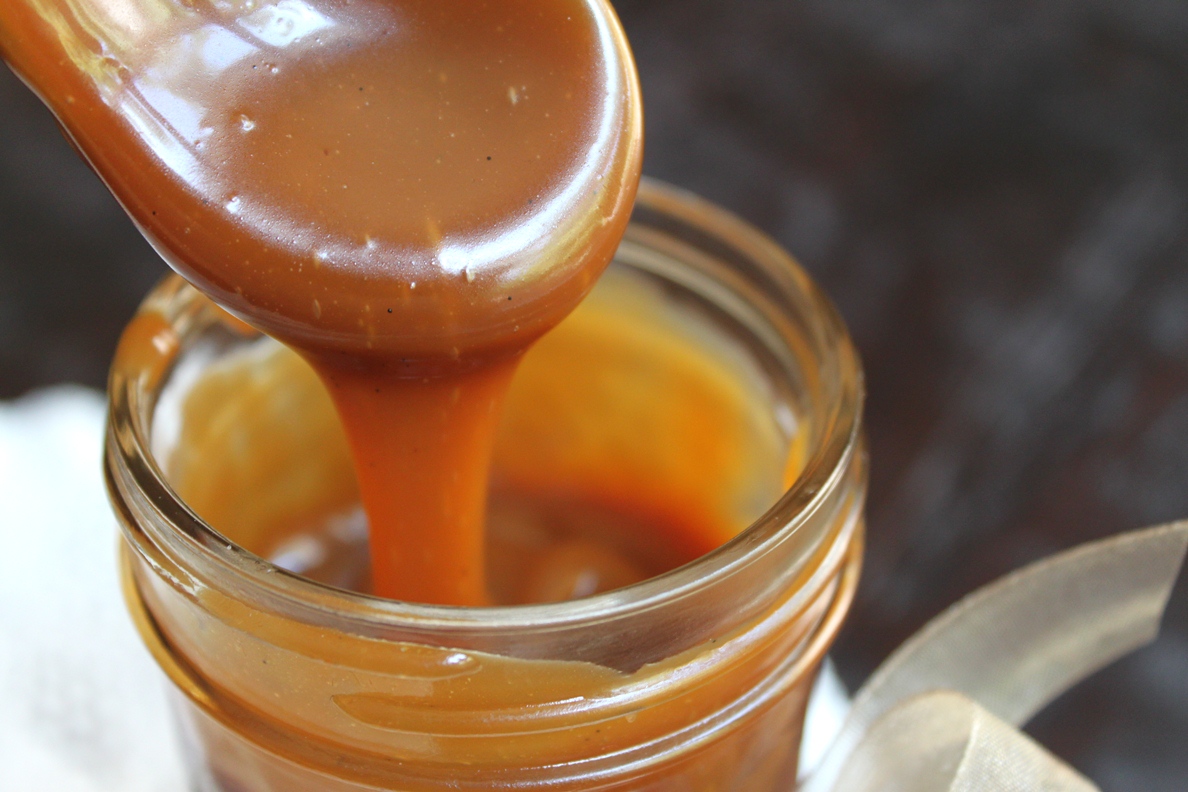 A Teaspoon and A Pinch Vanilla Bean Caramel Sauce