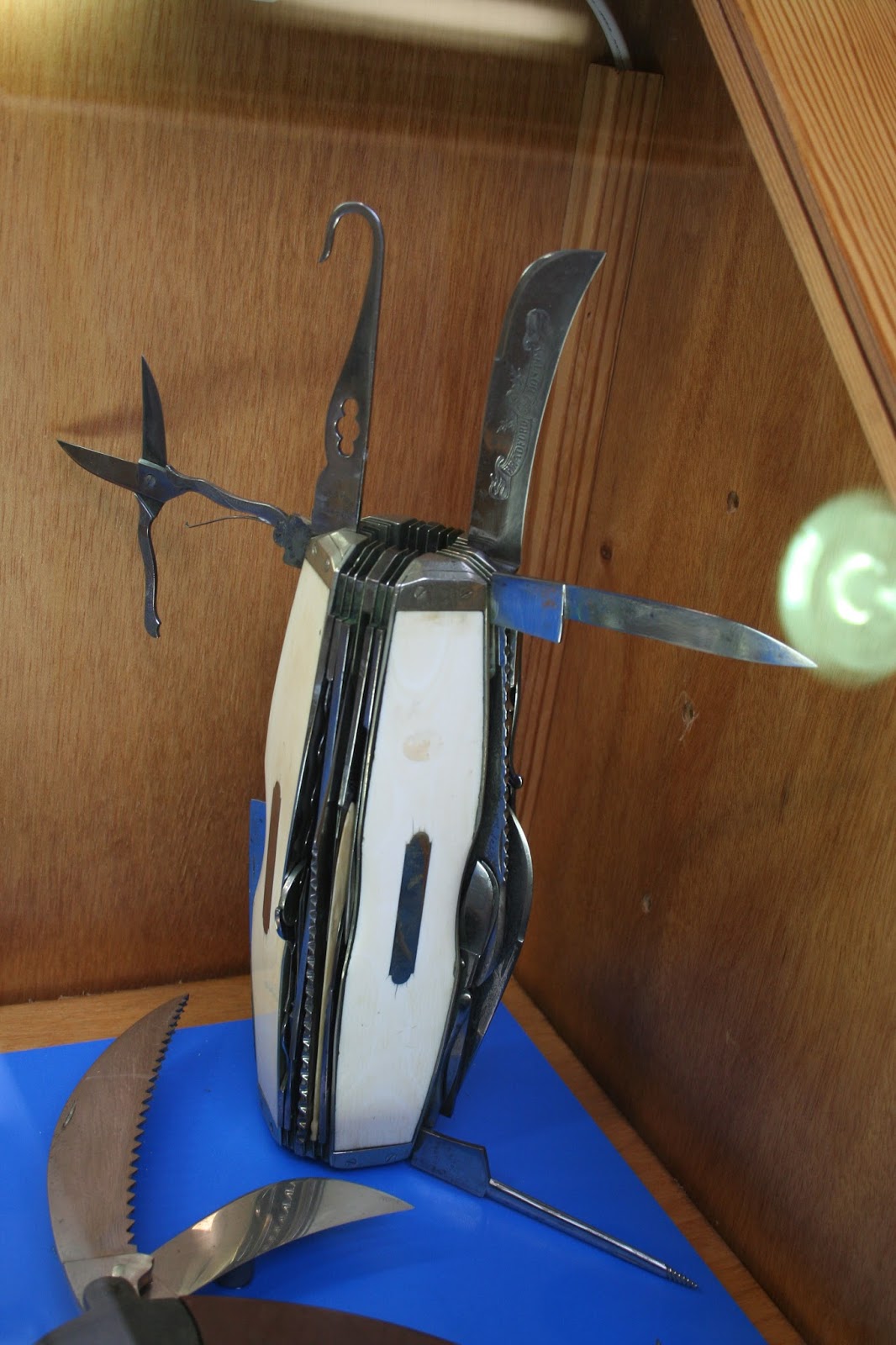 The Carpetbagger The National Knife Museum