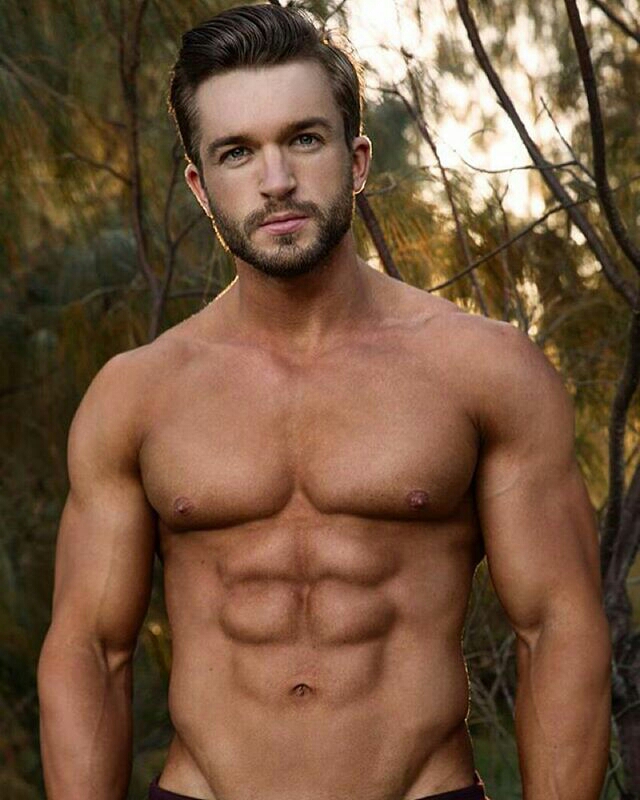 Inspiring Fitness Guys To Follow On Instagram Immediately. Men's