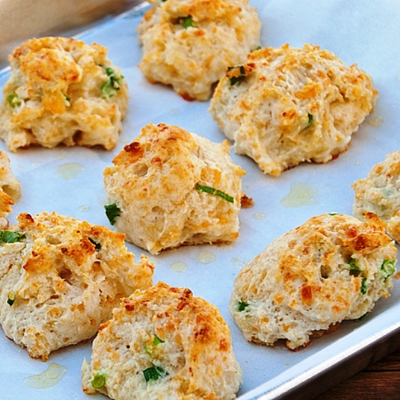 The Bestest Recipes Online Cheddar, Garlic and Green Onion Biscuits