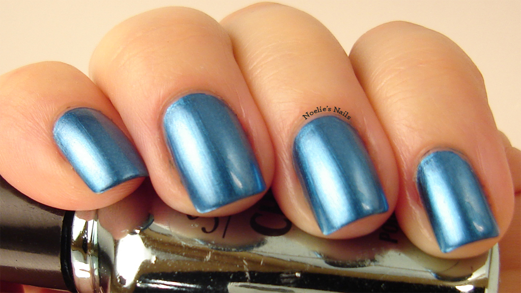 Noelie's Nails Sally Hansen Chrome Turquoise