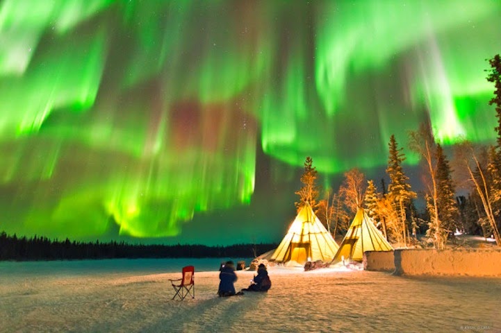 Dazzling Displays of Aurora Borealis Dance Across the Night Sky Dazzling Displays of Aurora Borealis Dance Across the Night Sky