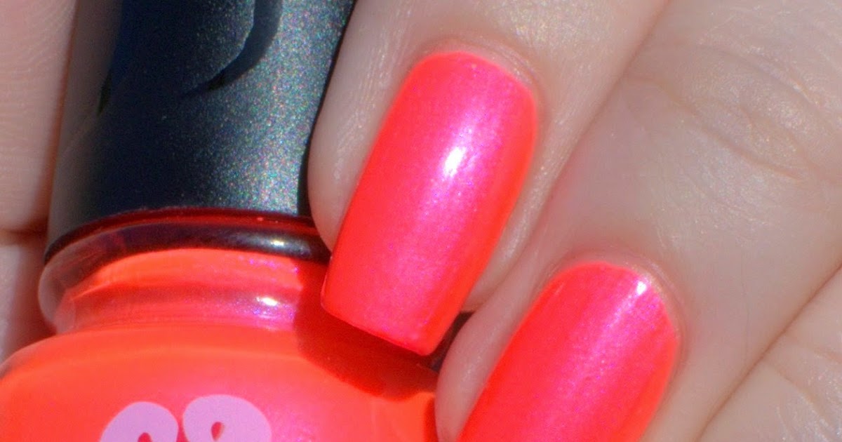 Jas's Blingtastic Nails Island Girl Hula Girl