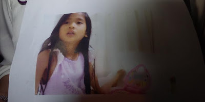 Jasad Angeline Akhirnya Ditemukan Tergeletak di Bawah Pohon Pisang di Belakang Rumahnya Jasad Angeline Akhirnya Ditemukan Tergeletak di Bawah Pohon Pisang di Belakang Rumahnya