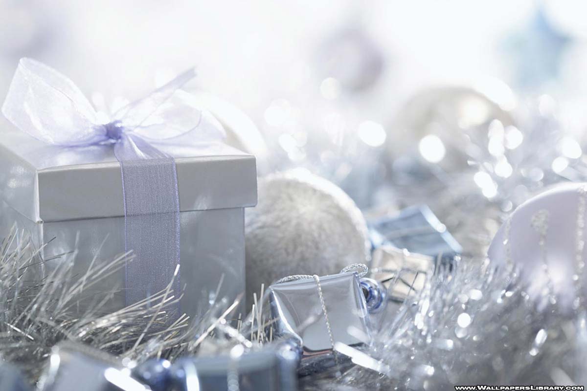 http://2.bp.blogspot.com/-Nu4zvNYeTaQ/TtZ1hXrw54I/AAAAAAAAAM8/wK0xbQyg9ZQ/s1600/New+Year+and+Christmas+Wallpapers-wallpaper-christmas.blogspot.com-new-year-silver-wallpaper.jpg
