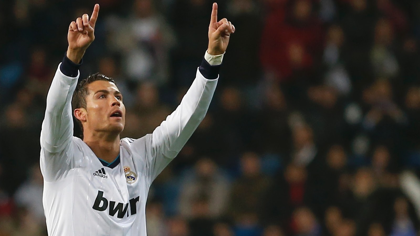 http://2.bp.blogspot.com/-Nv04dourGe4/UPngBRkwZqI/AAAAAAAAPJU/pQNIdBlzDXM/s1600/Cristiano-Ronaldo-2013-HD-Wallpaper-Picture-Real-Madrid-3.jpg