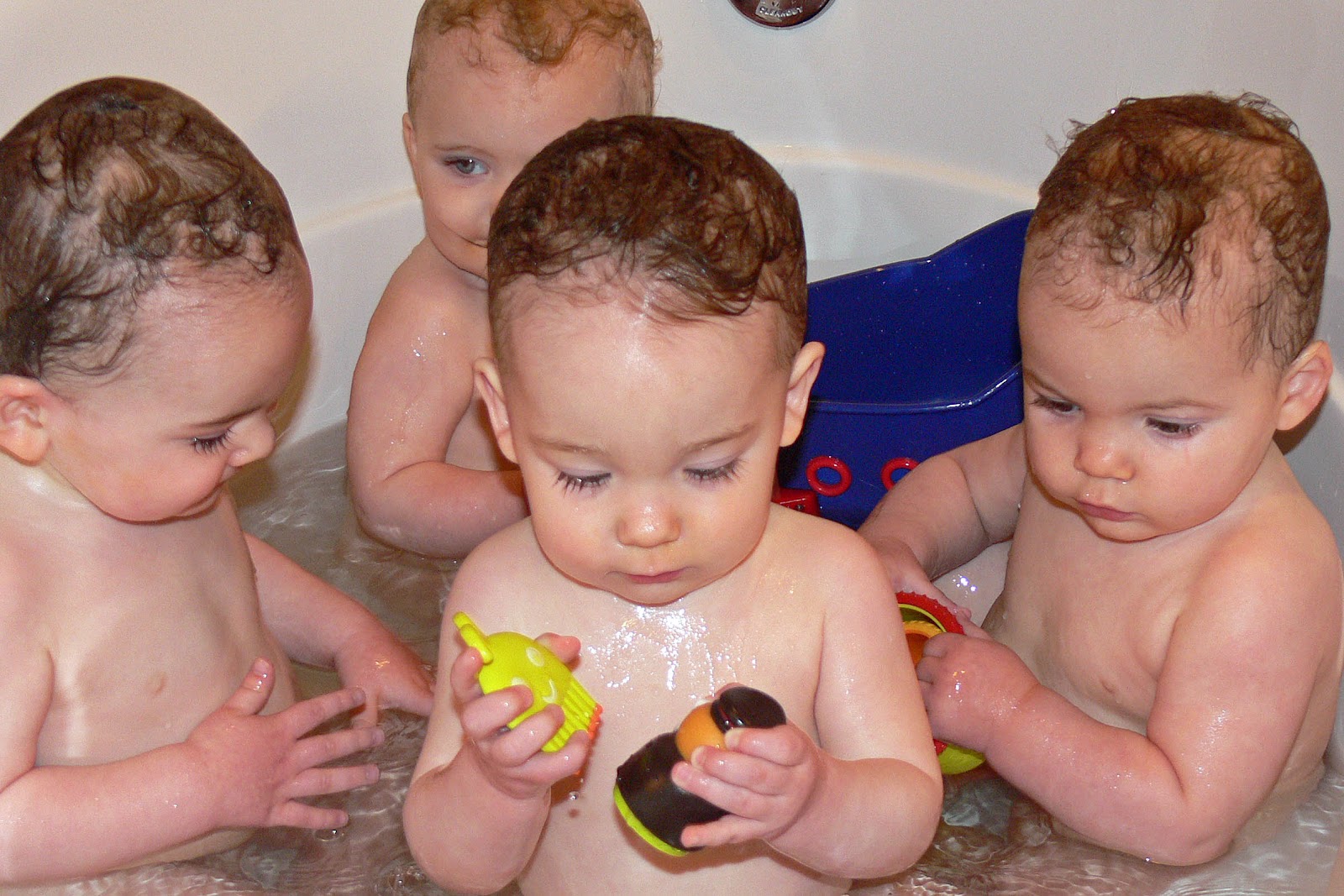 splish splash 4 babies in a bath capri 3