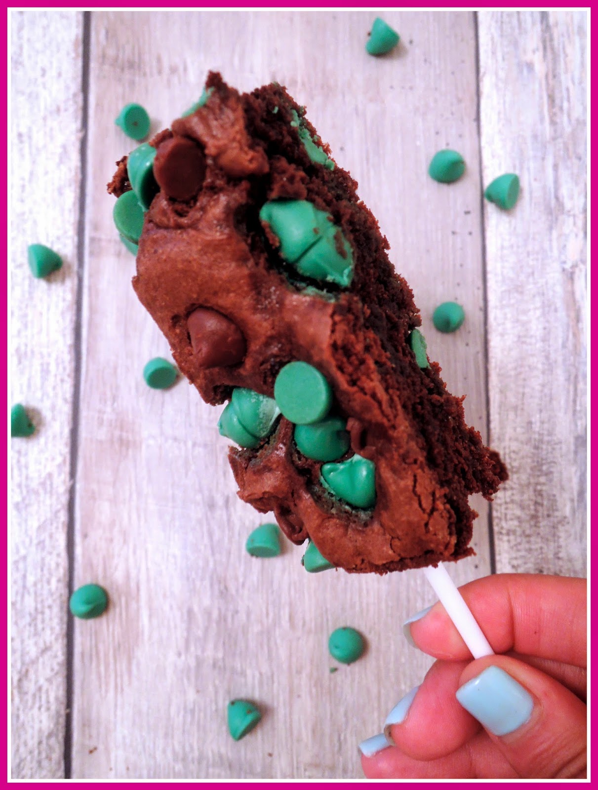 BakerTanz Mint Chocolate Chip Cookie Bars