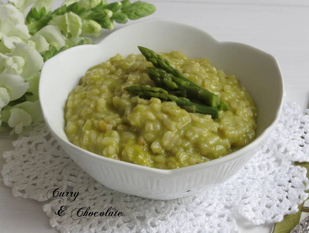 Curry y Chocolate Risotto de espárragos trigueros y queso viejo