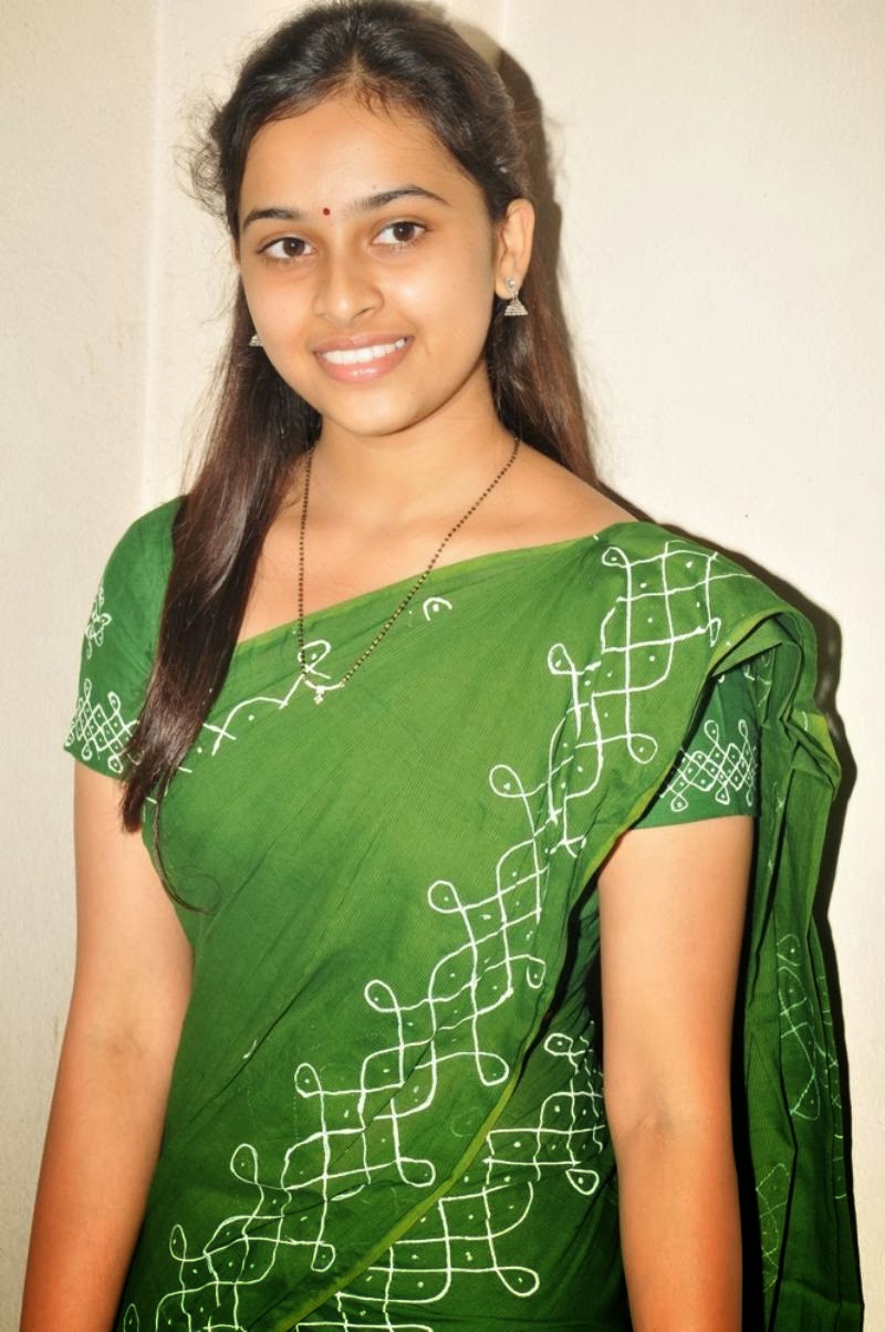 kerala sexy house wife sri divya