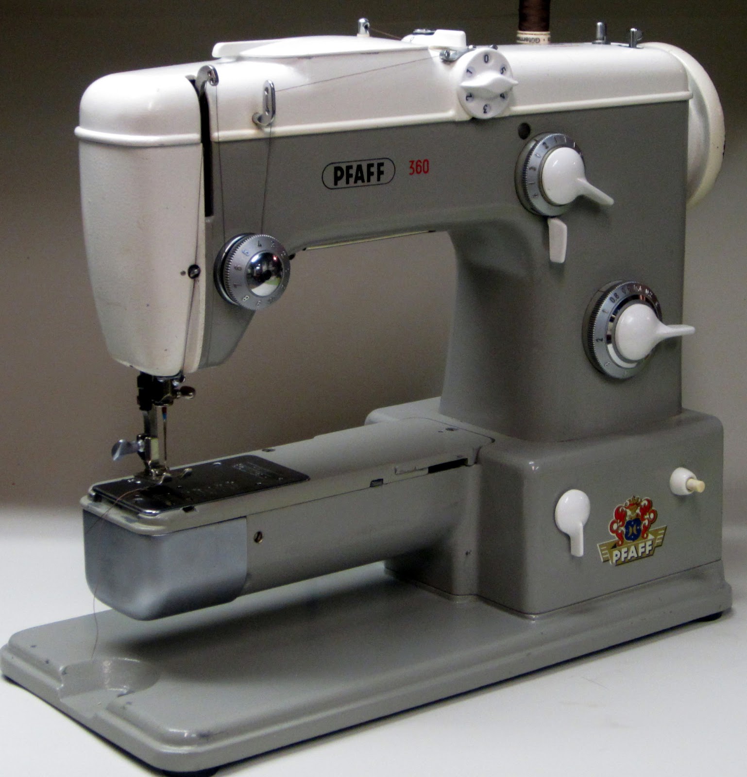 MI Vintage Sewing Machines: Pfaff 360 (1960)