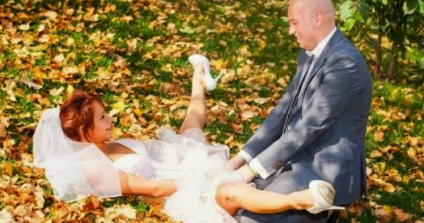 Funny And Awkward Wedding Photos | Tops Entertainment