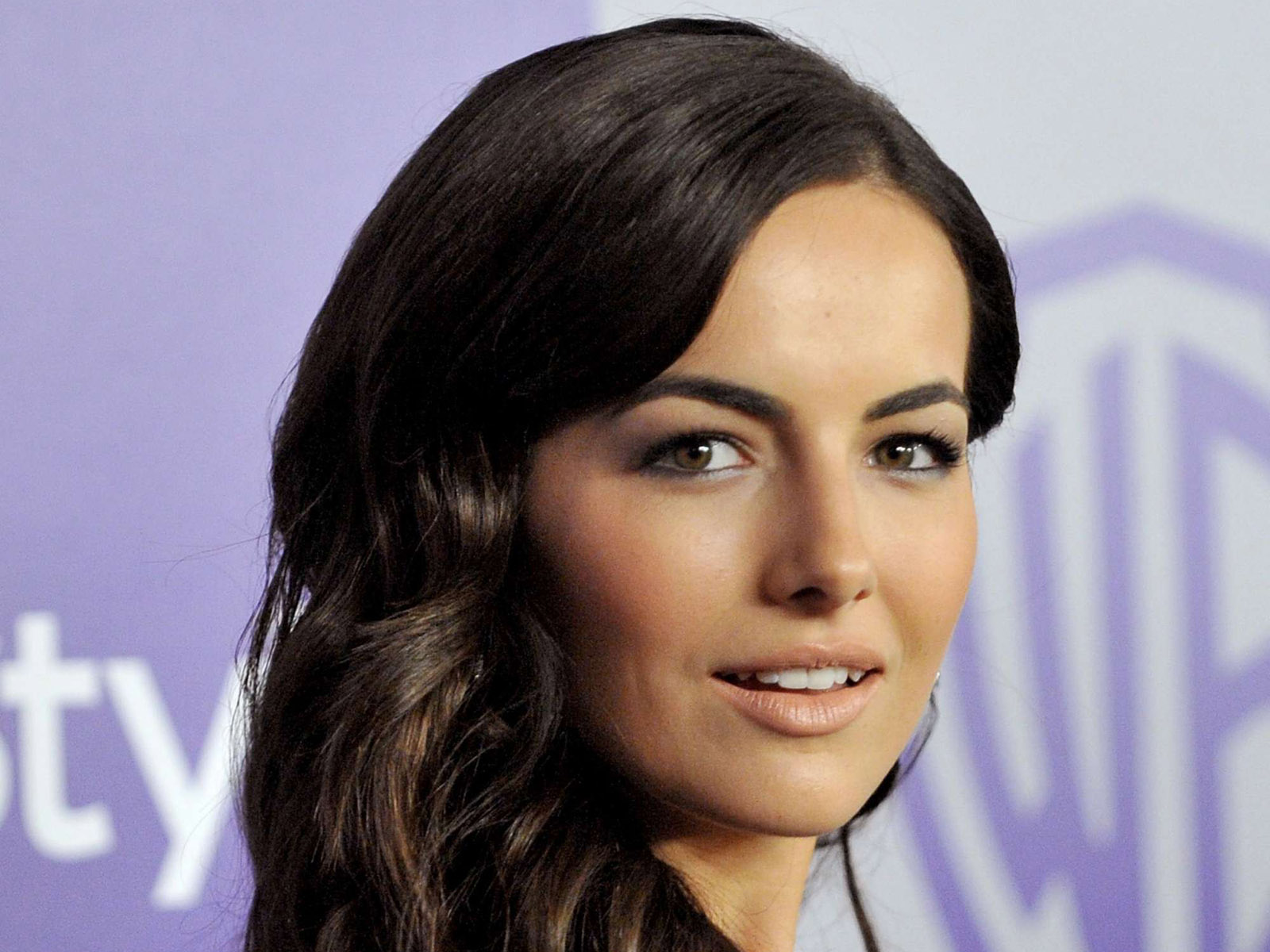 http://2.bp.blogspot.com/-O0Wb8ieahAU/TvD7BZ-cZyI/AAAAAAAACKo/eaPzSYzoDxM/s1600/Camilla-Belle-Wallpaper-3.jpg