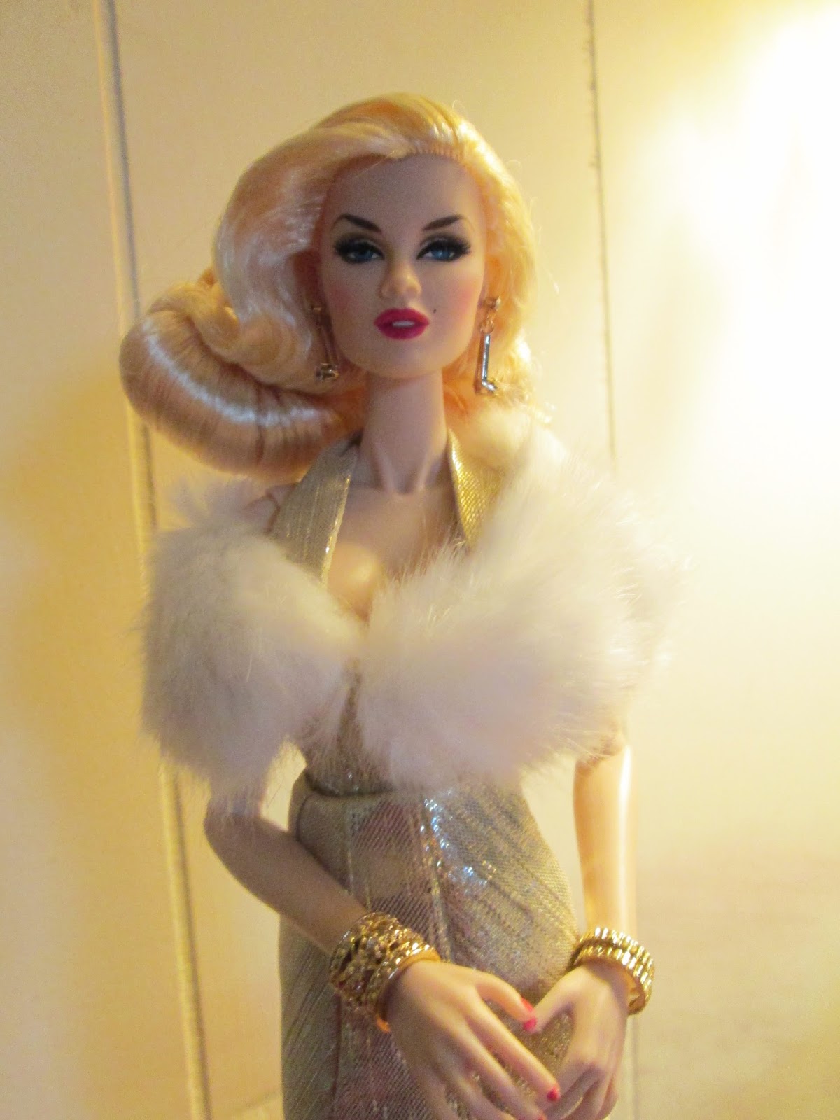 The One Sixth Scale Dollhouse Integrity Convention Style Lab dolls