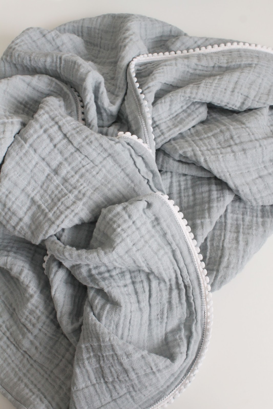 Tutorial Pom Pom Swaddle Blanket Sue's News