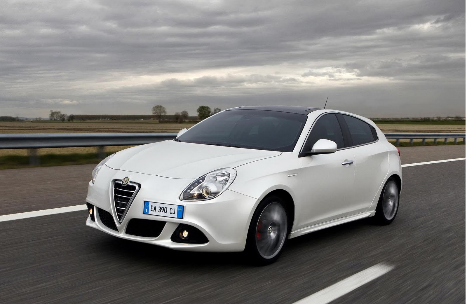 Alfa Romeo Giulietta Wallpapers | Beautiful Cool Cars Wallpapers