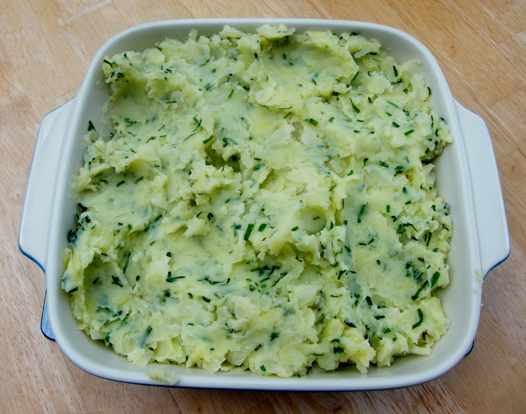 Rumbledethumps or Scottish Potato & Cabbage Pie Tinned Tomatoes