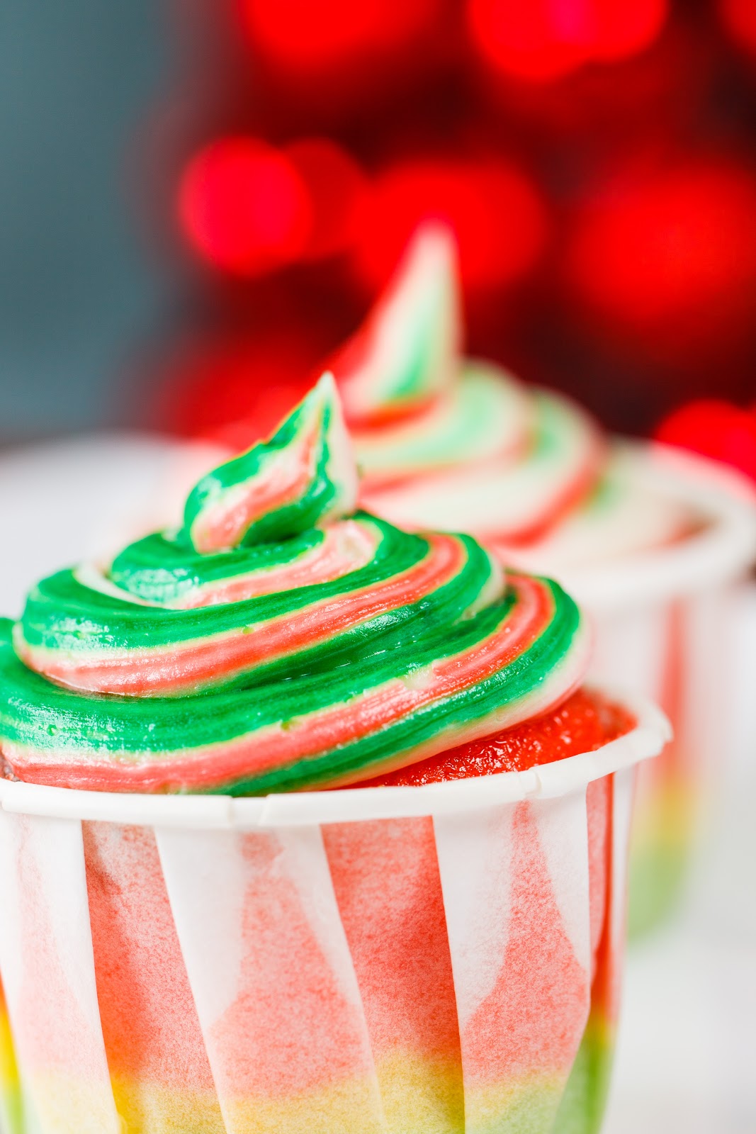 kruizing with kikukat Mini Rainbow Cupcakes with Tie Dye