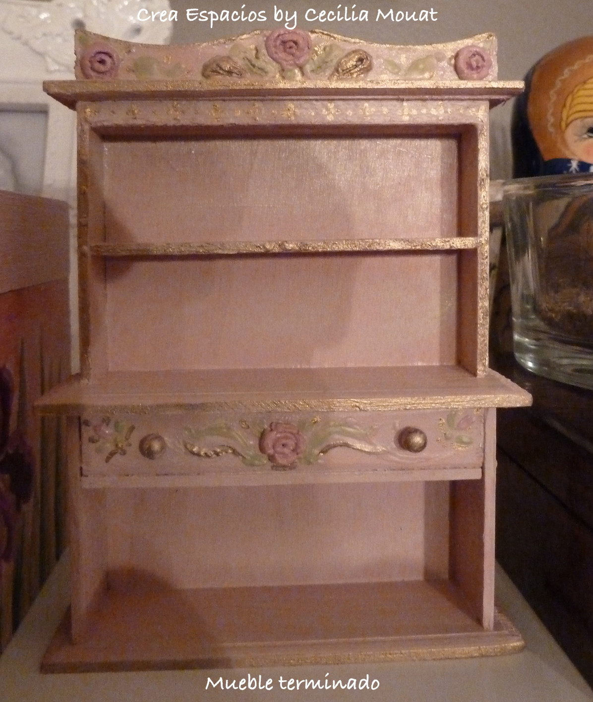 Crea Espacios: Paso a paso pintura de aparador para casa de muñecas