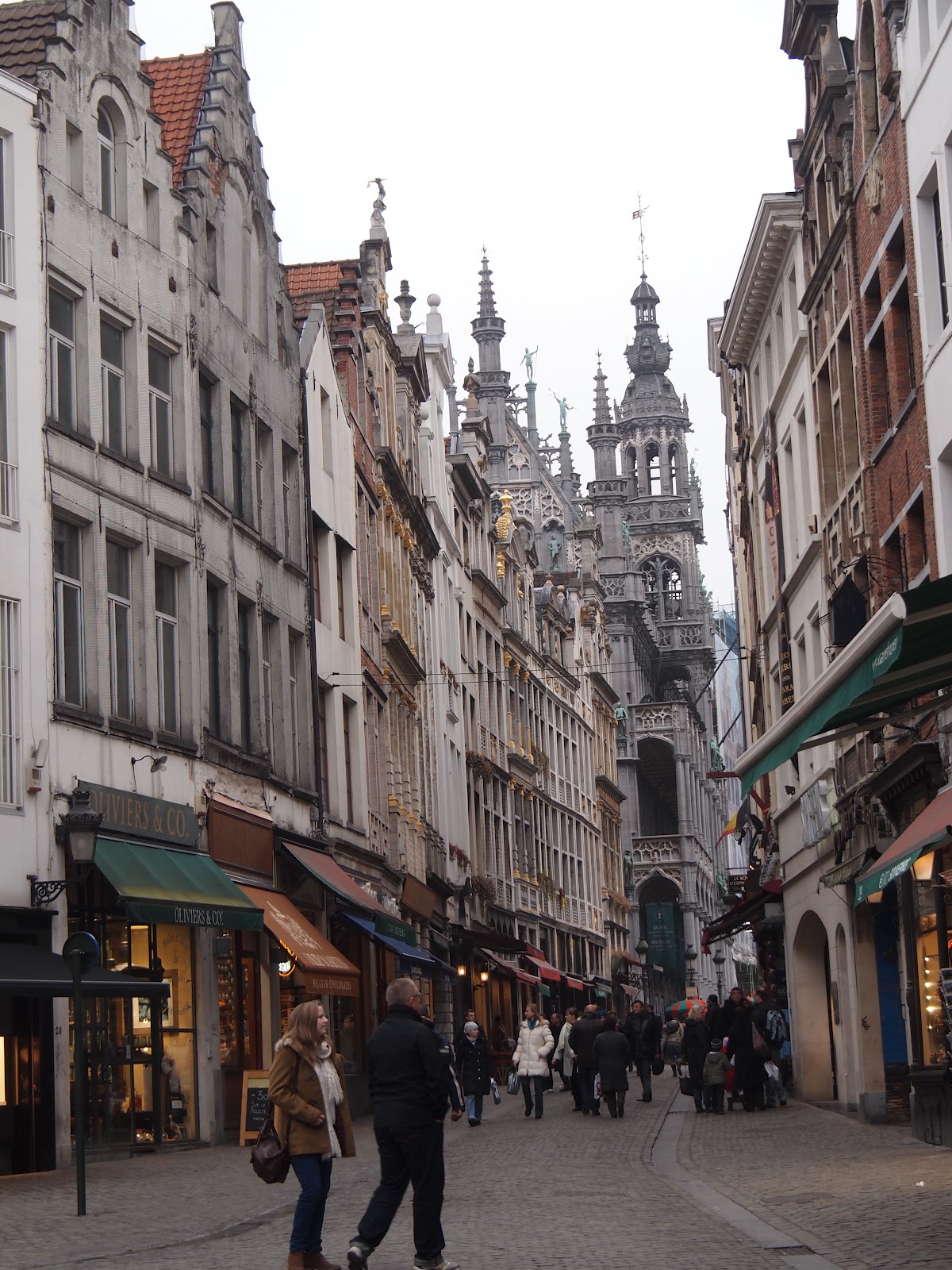 ぷらっと旅 グラン プラス 小便小僧