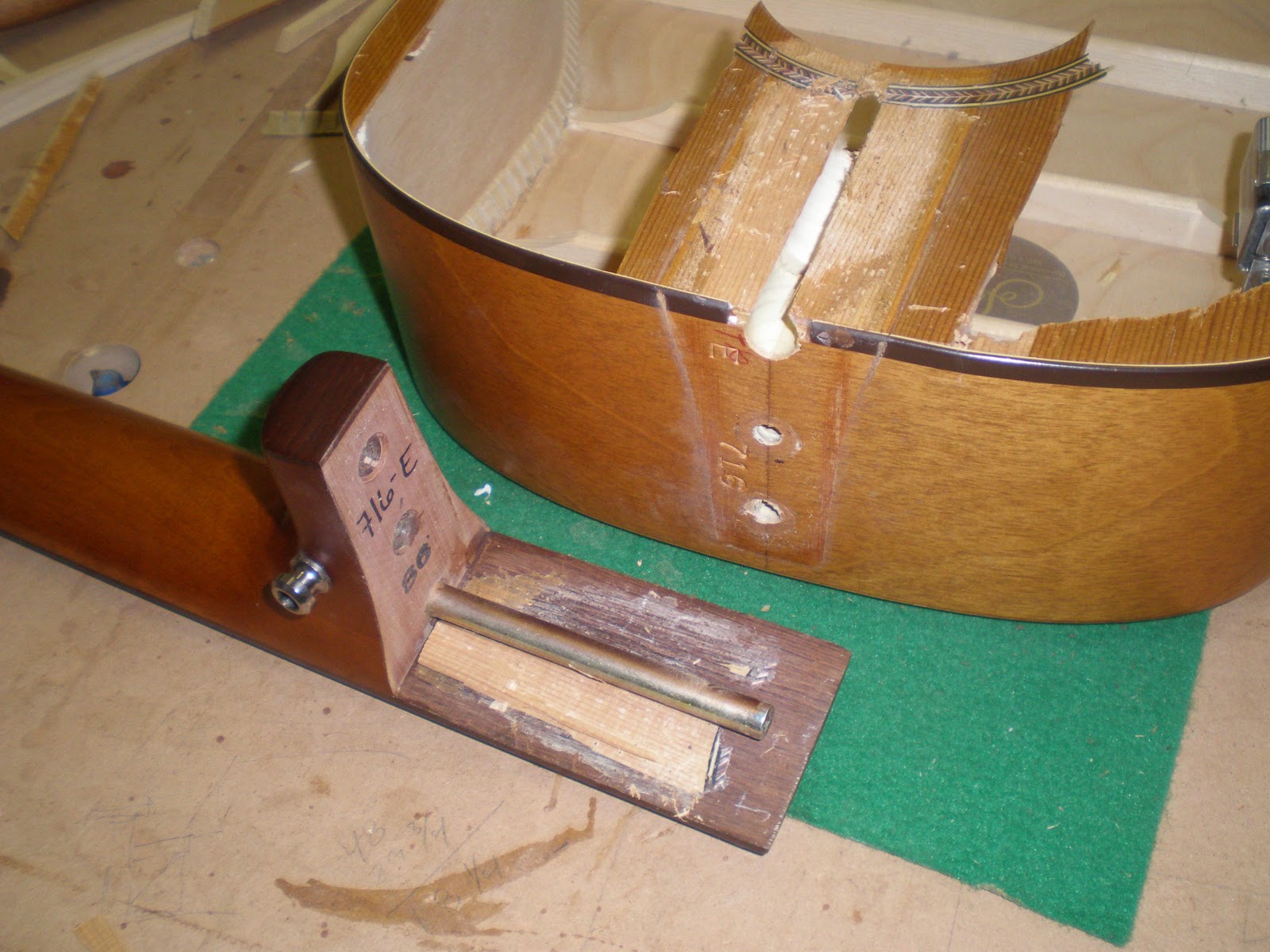 Broken Wing Guitar Seagull S6