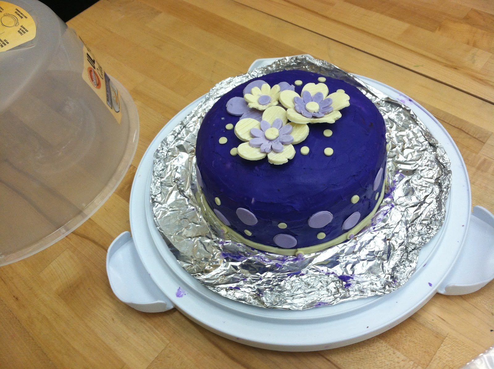 Cake Decorating for Dummies Break into cake decorating, even if you are on a budget