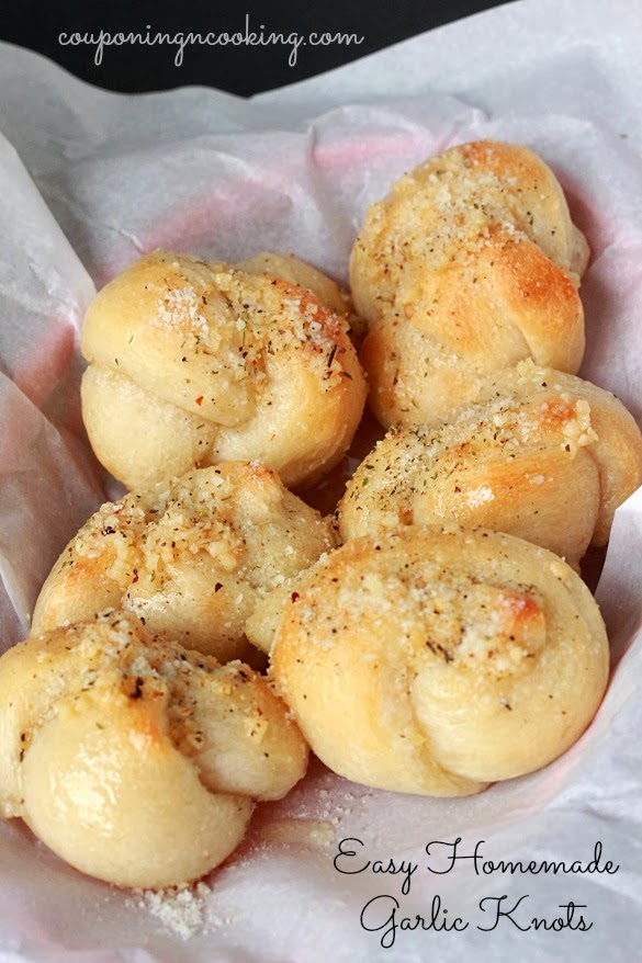 Tobins' Tastes Quick & Easy Homemade Garlic Knots {Star Butter