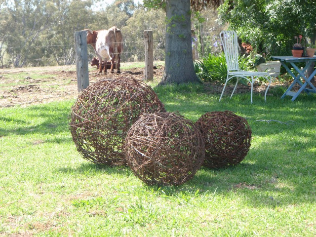 The Art Of Up-Cycling: Wire Art - Barbed Wire Art - Wire Wall Art