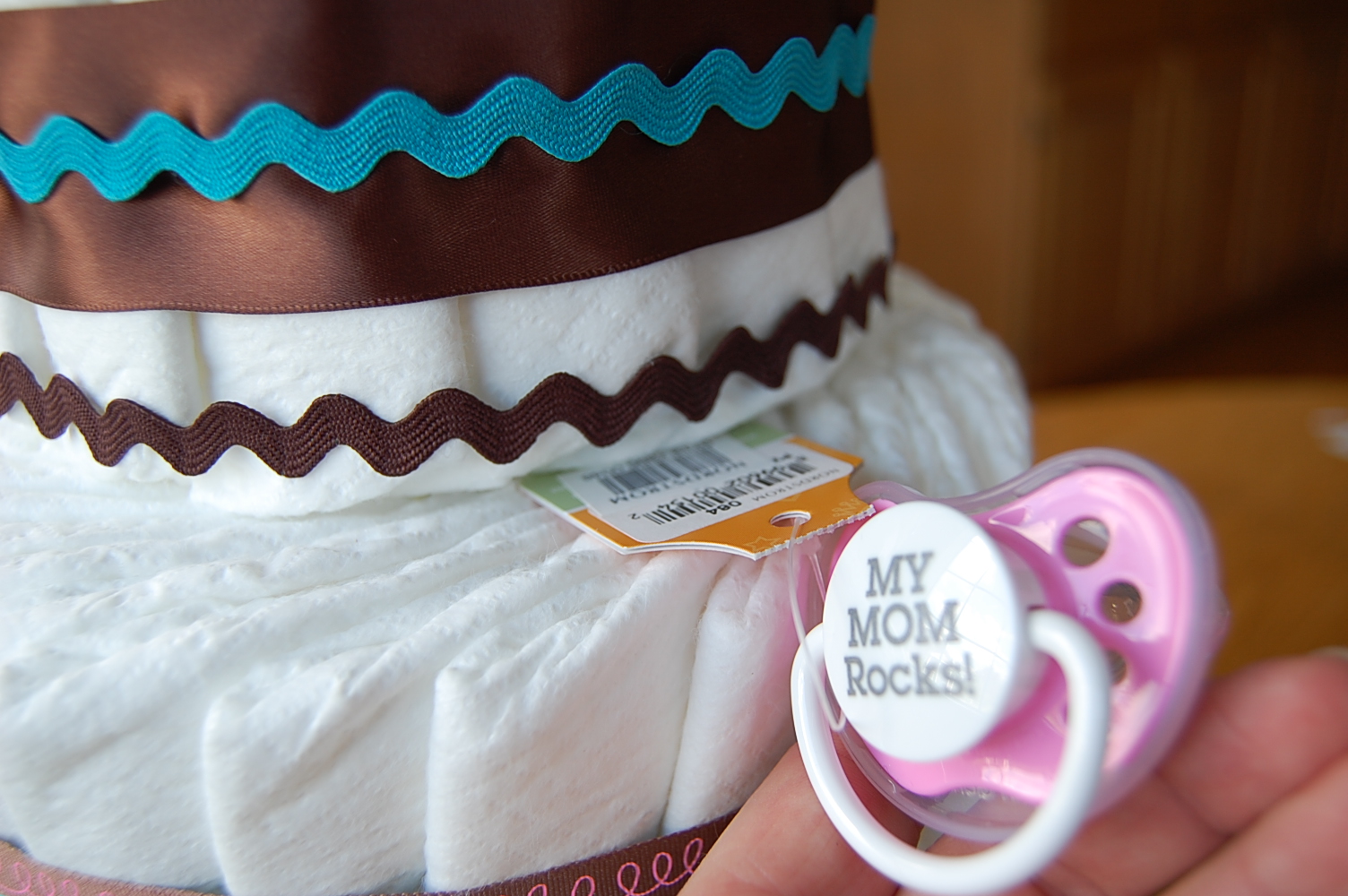 saltbox treasures: How to Make a Baby Diaper Cake