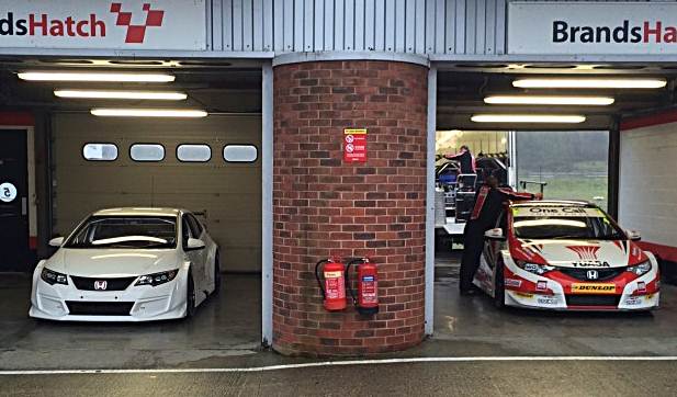 Honda Civic Type R Racer Brings 350 HP to British Touring Car Championship