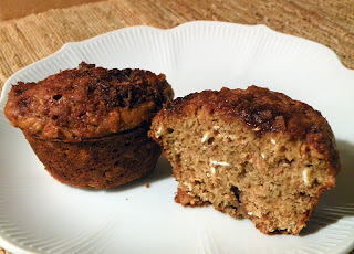 Muffin cut in half to show center
