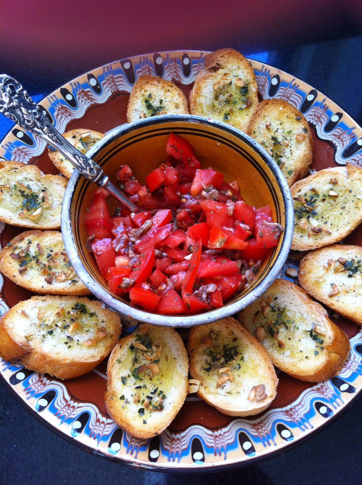 riaasmoestuin Bruschetta met tomaten ansjovis salade