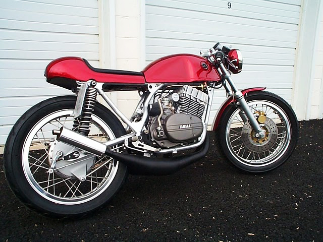Scarlet Firefly Yamaha cafe racer, Cafe racer parts