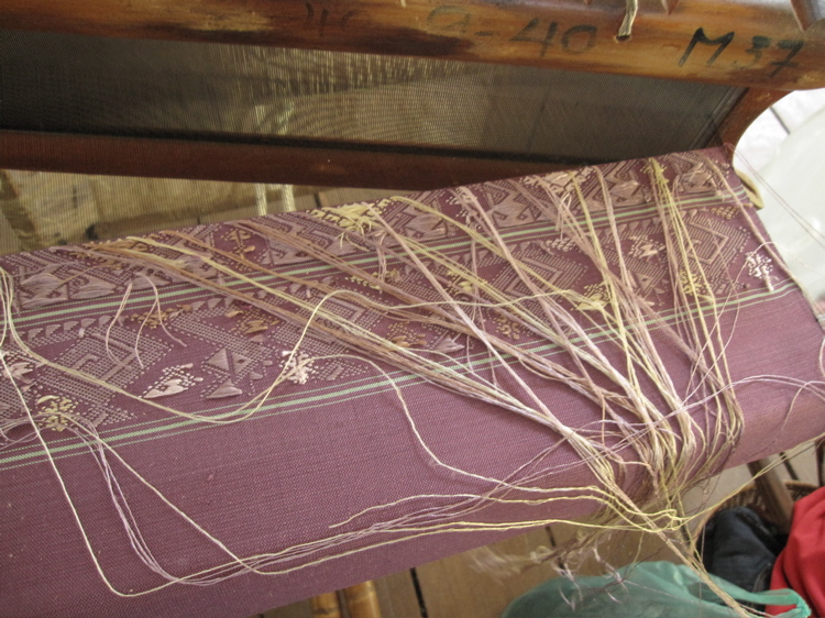 eine Saite Lao supplementary weft weaving