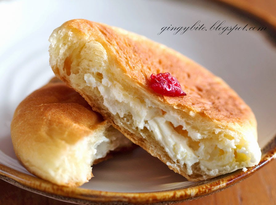 Cranberry Cream Cheese Flat Bun / Bread