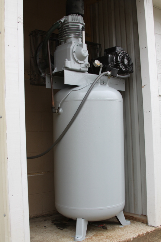 Ice Blasting to Remove Rust. Blackwell's Inc.