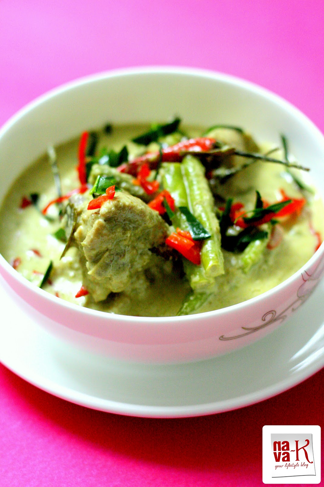 nava-k: Thai Chicken Green Curry